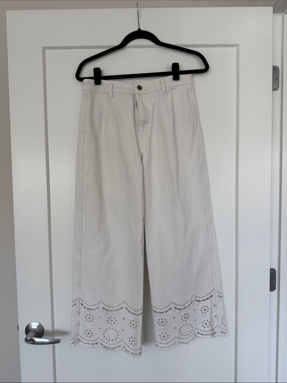 Wide Leg Eyelet Hem Jeans - White